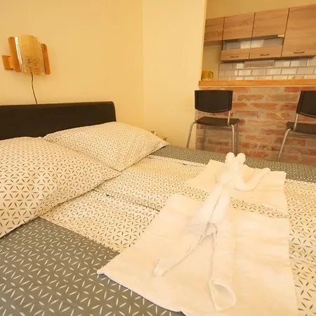 Four Seasons Apartman Apartment *